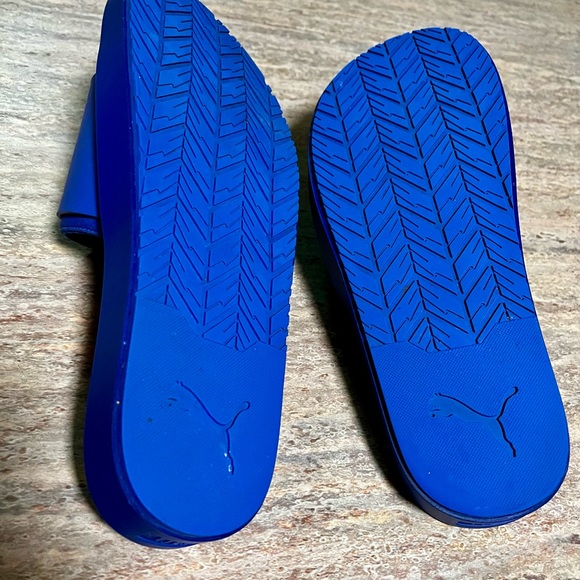 Fenty Puma by Rihanna Royal blue surf slides - Picture 7 of 16